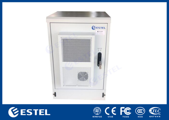 Un armadietto esterno IP55 a porta anteriore con raffreddamento dell' spazio utente 16U con condizionatore d'aria
